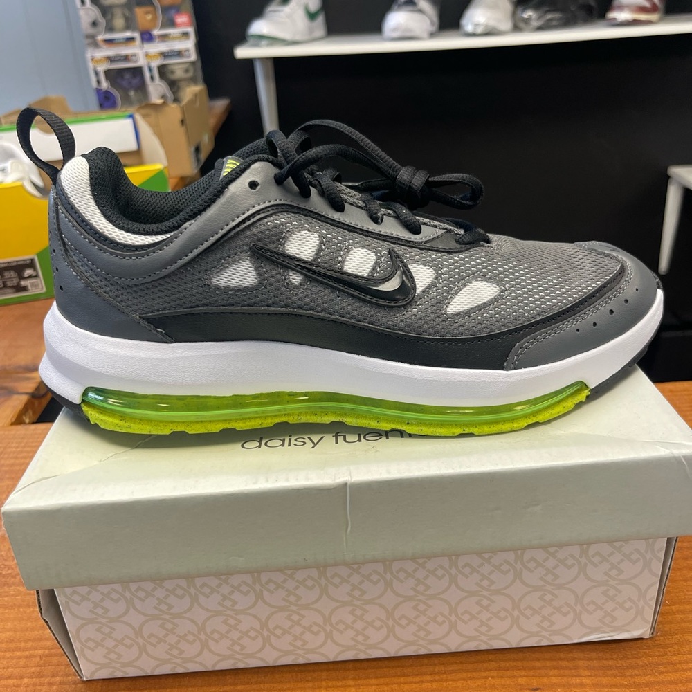 Nike Men's Black and Neon Green Athletic Shoes